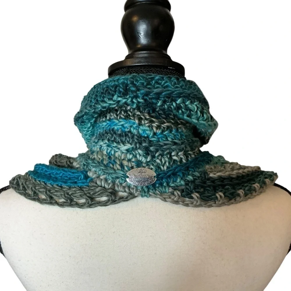 Handcrafted Crochet Cowl Neck Scarf With Fringe New‎ Handmade by Seller Knit